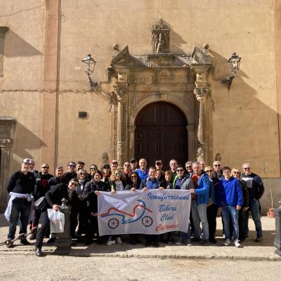 028 All Uscita Della Chiesa Incontriamo Il Sindaco Dottor Minutilla Il Quale Ha Il Piacere Di Farsi Una Foto Insieme A Tutto Il Gruppo